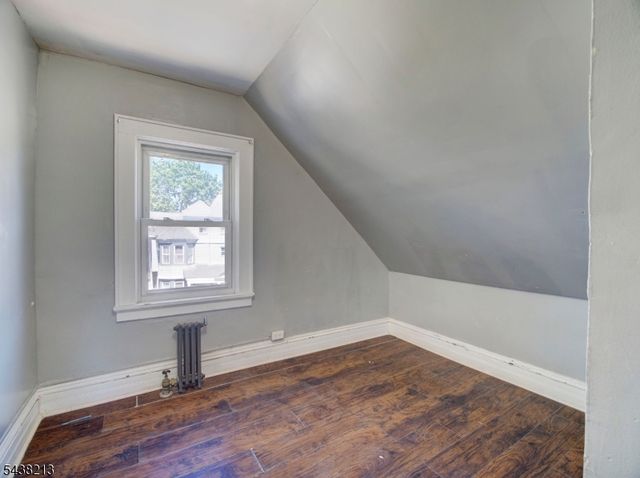 144 Steuben St, East Orange City, NJ 07018