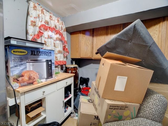 144 Steuben St, East Orange City, NJ 07018