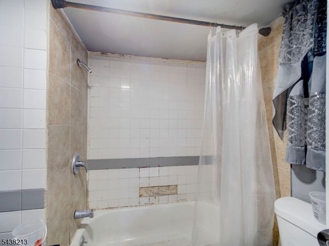 144 Steuben St, East Orange City, NJ 07018