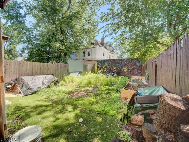 144 Steuben St, East Orange City, NJ 07018