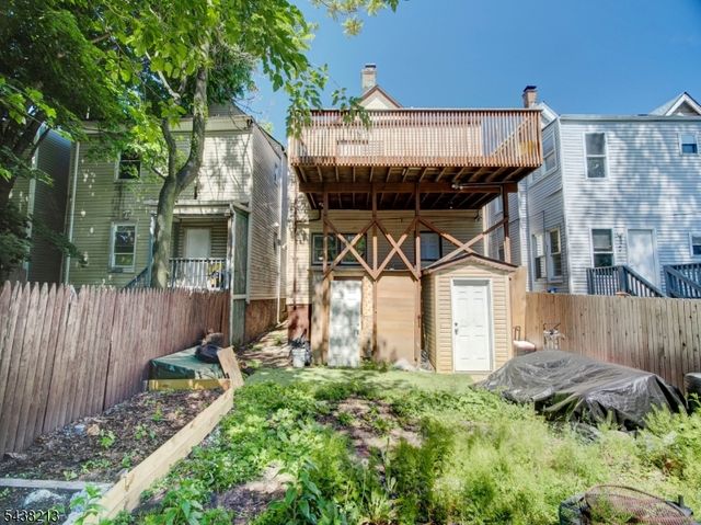 144 Steuben St, East Orange City, NJ 07018