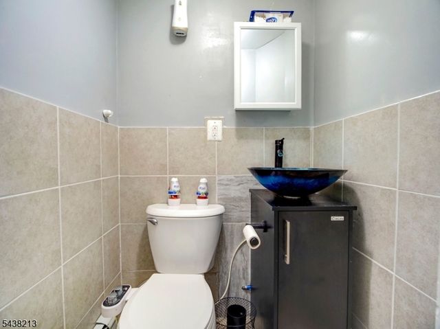 144 Steuben St, East Orange City, NJ 07018