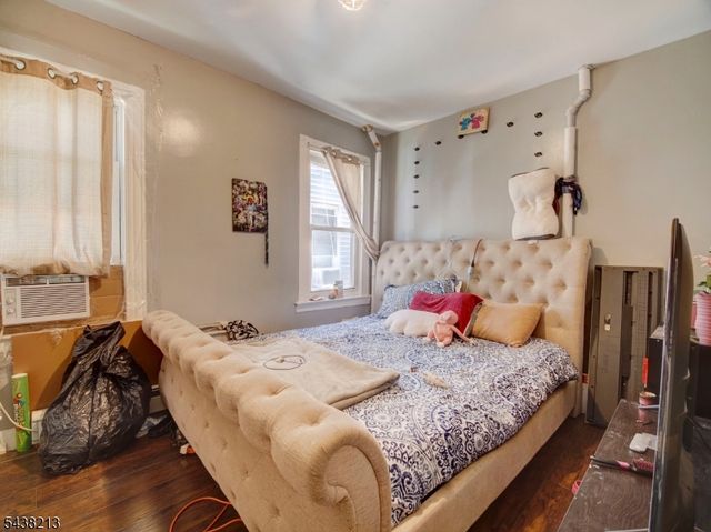 144 Steuben St, East Orange City, NJ 07018