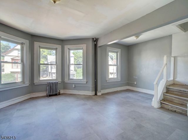 144 Steuben St, East Orange City, NJ 07018