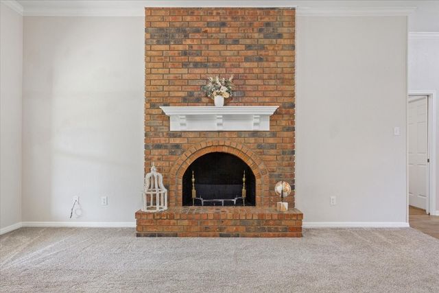 327 E Chapman Road, Hewitt, TX 76643