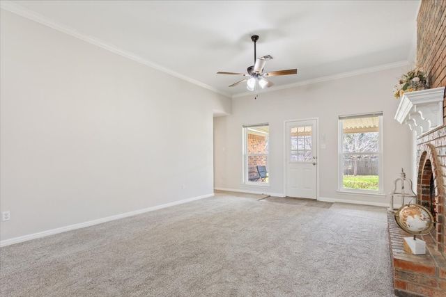 327 E Chapman Road, Hewitt, TX 76643