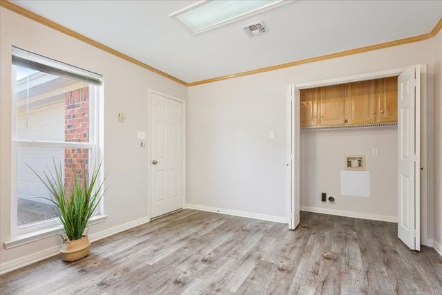 327 E Chapman Road, Hewitt, TX 76643