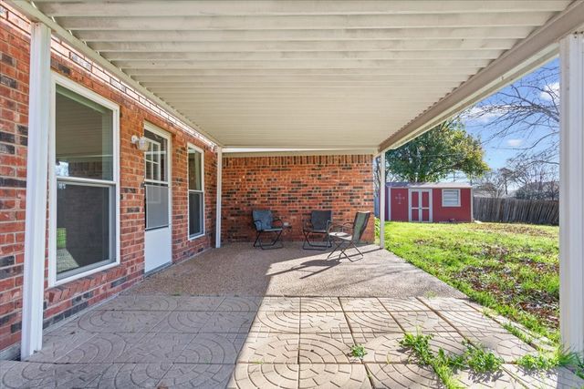 327 E Chapman Road, Hewitt, TX 76643