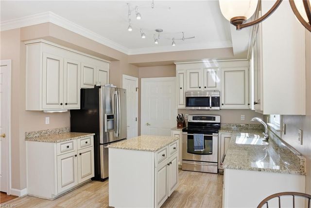 107 Crosspointe CT, Yorktown, VA 23693