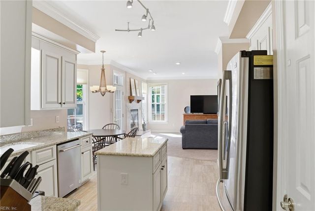 107 Crosspointe CT, Yorktown, VA 23693