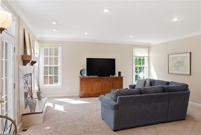 107 Crosspointe CT, Yorktown, VA 23693