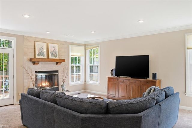 107 Crosspointe CT, Yorktown, VA 23693