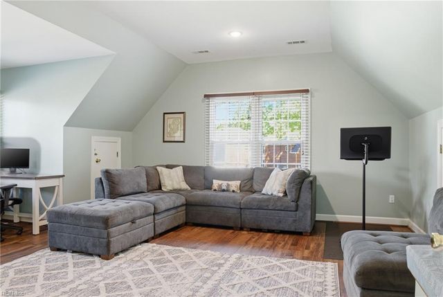 107 Crosspointe CT, Yorktown, VA 23693