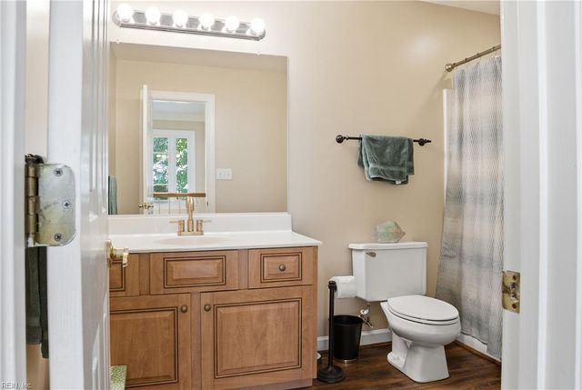 107 Crosspointe CT, Yorktown, VA 23693