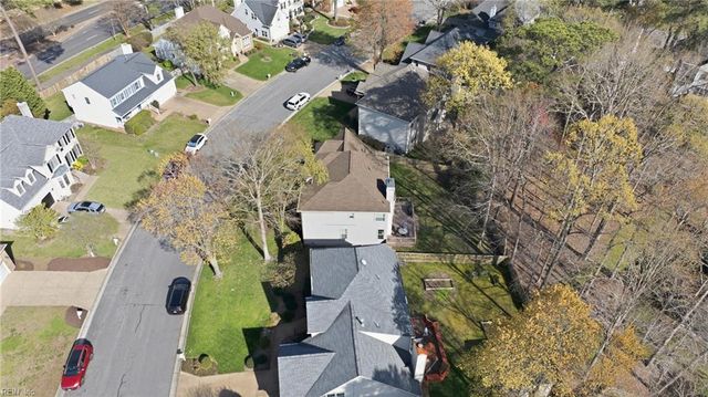 107 Crosspointe CT, Yorktown, VA 23693