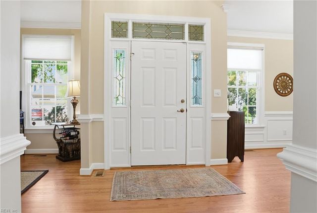 107 Crosspointe CT, Yorktown, VA 23693