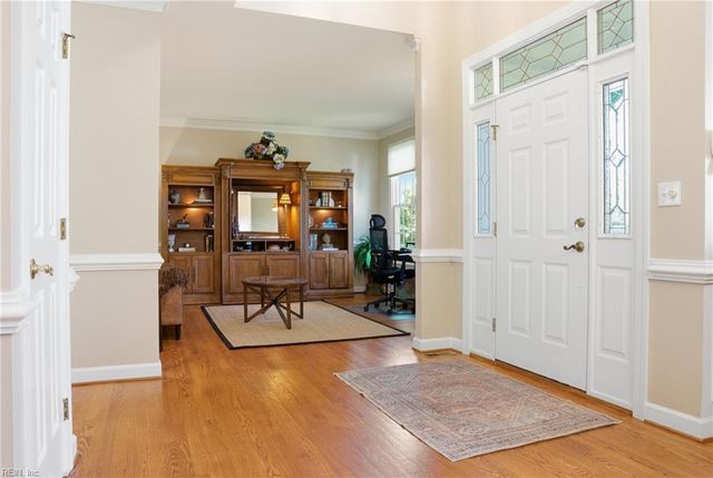 107 Crosspointe CT, Yorktown, VA 23693