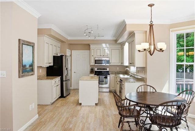 107 Crosspointe CT, Yorktown, VA 23693