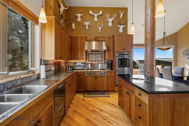 1061 Lookabout Lane, Manhattan, MT 59741