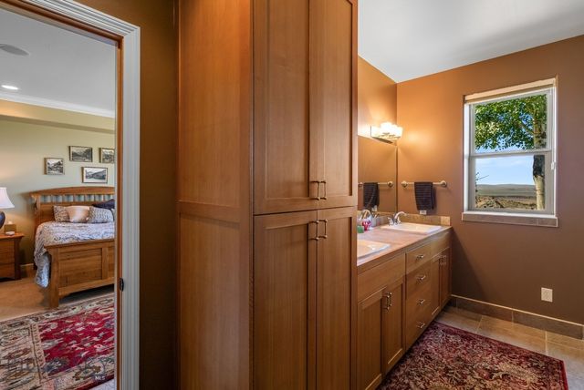 1061 Lookabout Lane, Manhattan, MT 59741