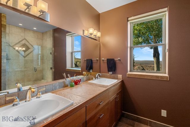 1061 Lookabout Lane, Manhattan, MT 59741