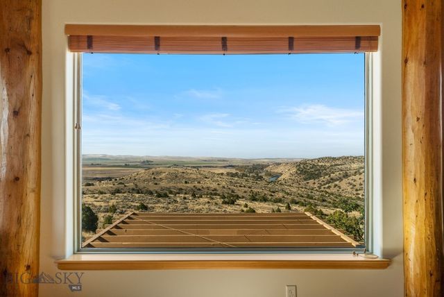 1061 Lookabout Lane, Manhattan, MT 59741