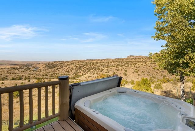 1061 Lookabout Lane, Manhattan, MT 59741