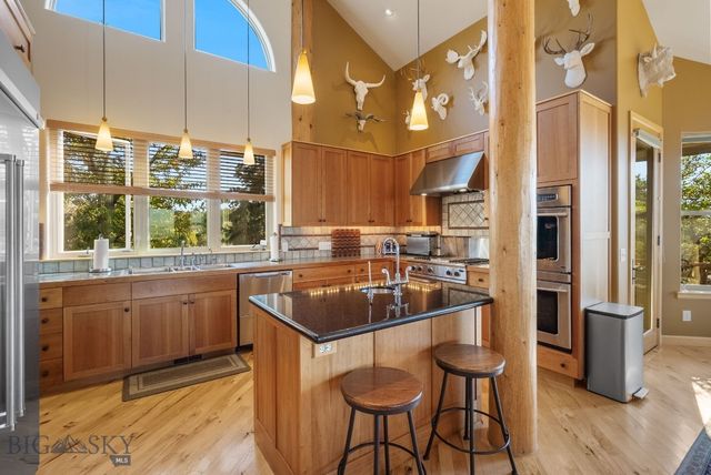 1061 Lookabout Lane, Manhattan, MT 59741