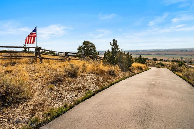 1061 Lookabout Lane, Manhattan, MT 59741