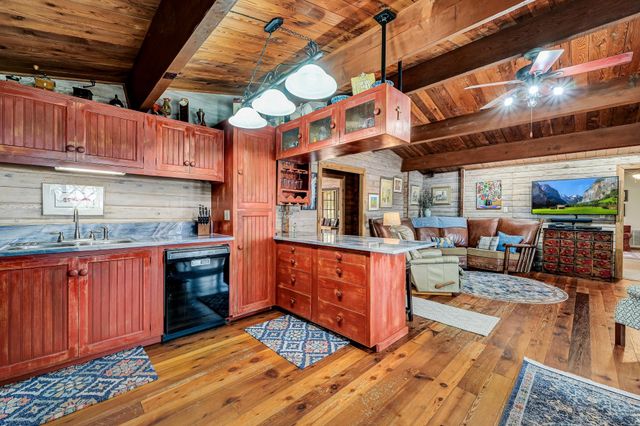 900 Box Canyon RD, Wimberley, TX 78676