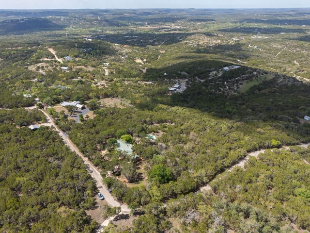 900 Box Canyon RD, Wimberley, TX 78676