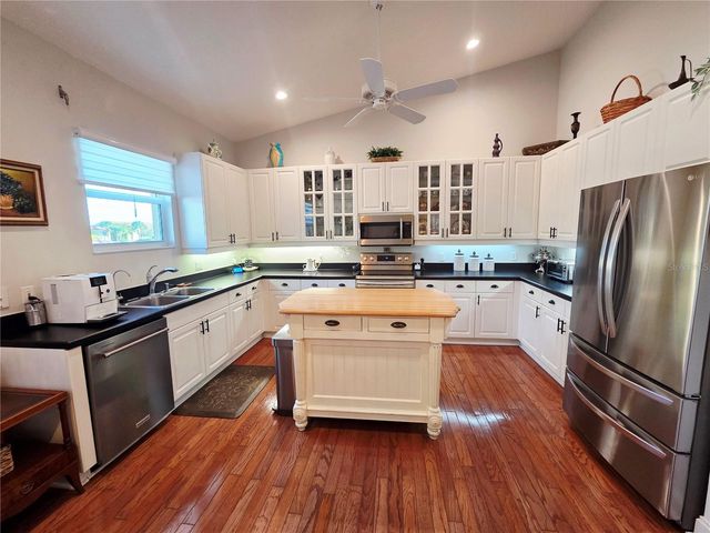 6775 HUNTINGTON LAKES CIRCLE 202, Naples, FL 34119