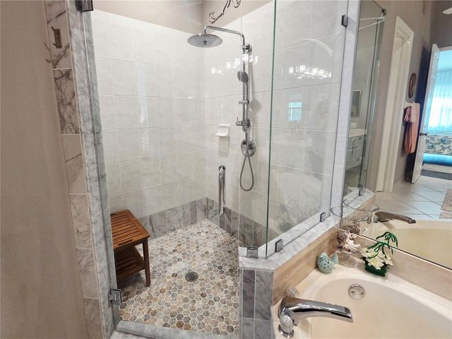 6775 HUNTINGTON LAKES CIRCLE 202, Naples, FL 34119