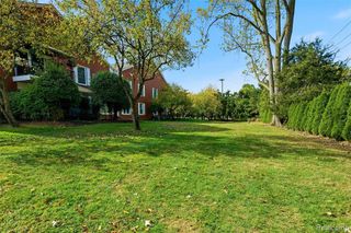 19710 13 Mile Road 107, Beverly Hills, MI 48025