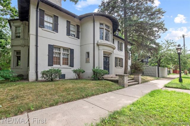 3065 Iroquois Street, Detroit, MI 48214