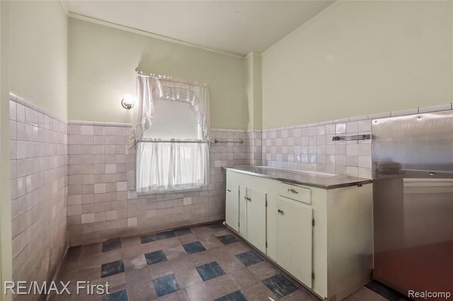 3065 Iroquois Street, Detroit, MI 48214