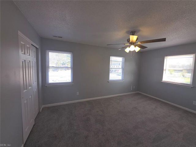 2517 King CT, Chesapeake, VA 23324