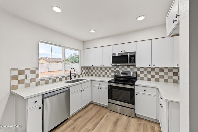 7034 W PALO VERDE Avenue, Peoria, AZ 85345