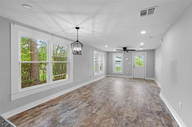 207 Duff Street, Dequincy, LA 70633