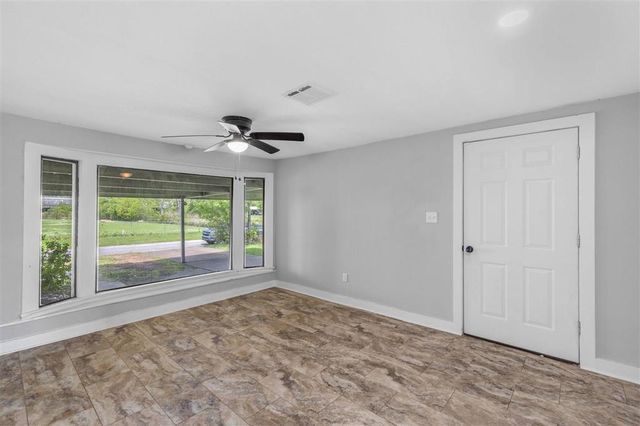 207 Duff Street, Dequincy, LA 70633