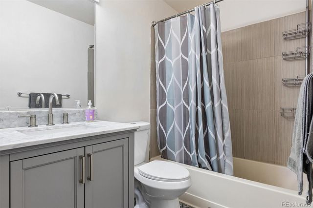 6475 S Dayton Street 106, Englewood, CO 80111