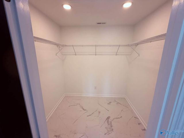 214 12th Avenue NW, Decatur, AL 35601