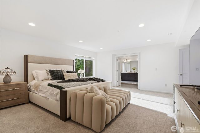 6563 SE 8th Place, Renton, WA 98059