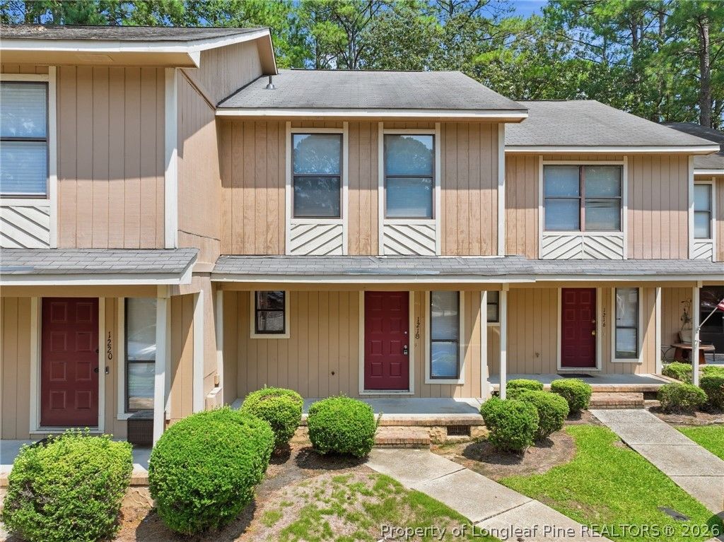 1218 Huntsman Court, Fayetteville, NC 28303 — exterior