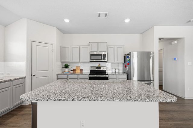 709 Carol DR, Hutto, TX 78634