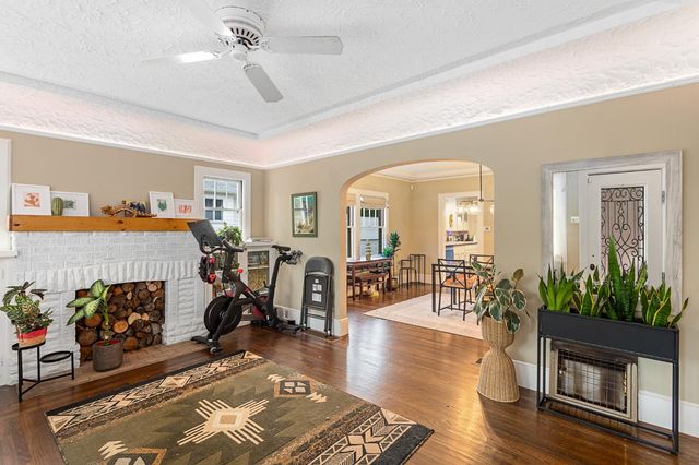 1917 26th St, Sacramento, CA 95816