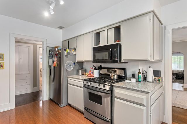 1917 26th St, Sacramento, CA 95816