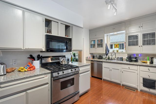 1917 26th St, Sacramento, CA 95816