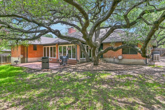 13115 N HUNTERS CIR, San Antonio, TX 78230