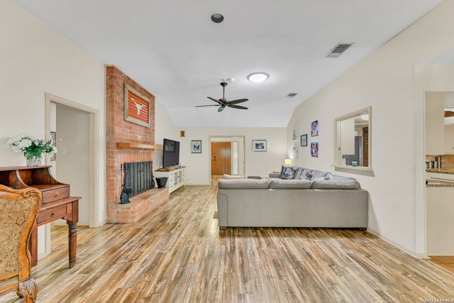 13115 N HUNTERS CIR, San Antonio, TX 78230